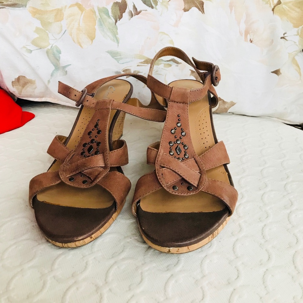Clarks Brown Wedge Sandal - Picture 2 of 8